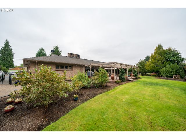 455 W HIGH St, Stayton, OR 97383