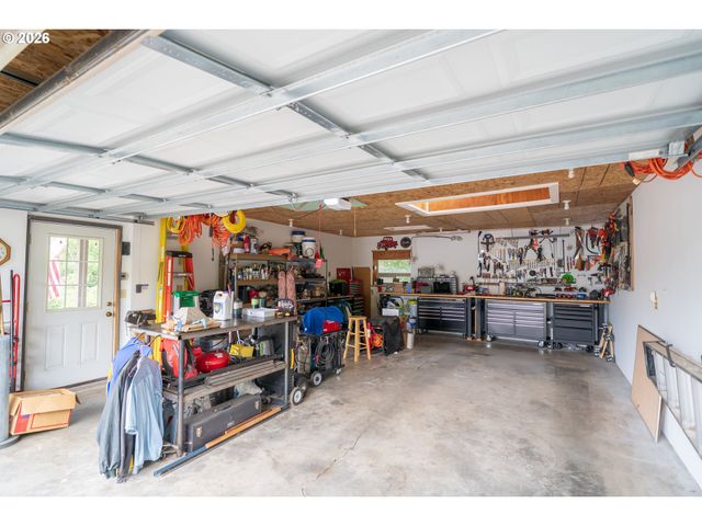 455 W HIGH St, Stayton, OR 97383