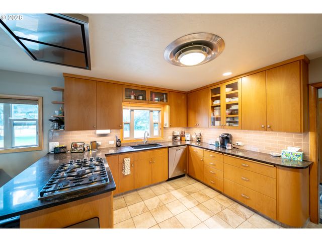 455 W HIGH St, Stayton, OR 97383