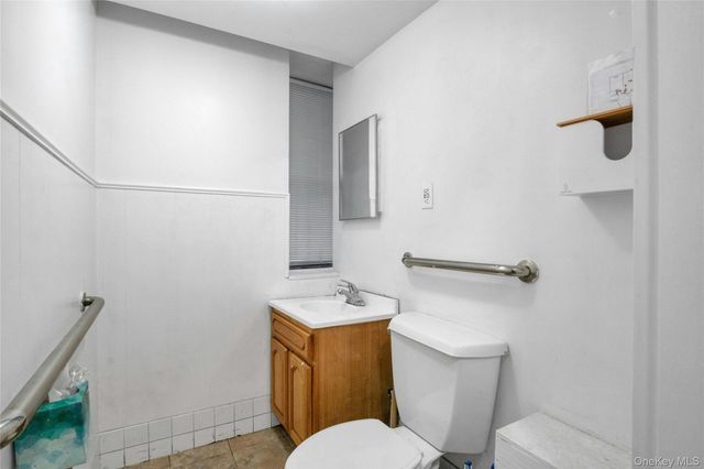 2400 Davidson Avenue Ground FL Office, Bronx, NY 10468