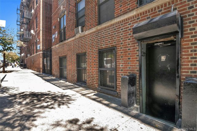 2400 Davidson Avenue Ground FL Office, Bronx, NY 10468