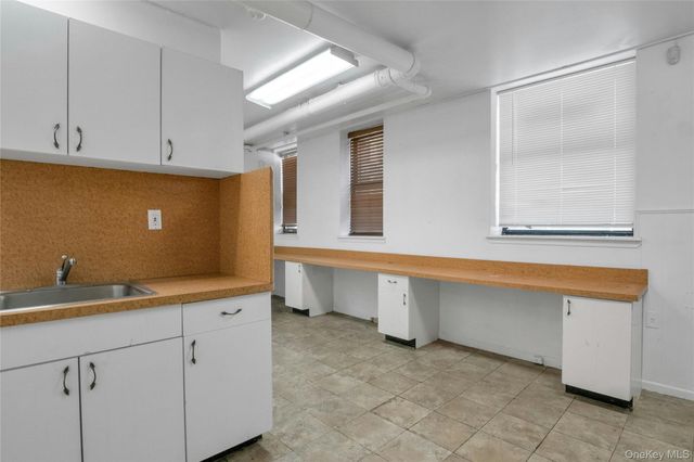 2400 Davidson Avenue Ground FL Office, Bronx, NY 10468