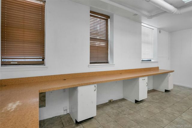 2400 Davidson Avenue Ground FL Office, Bronx, NY 10468