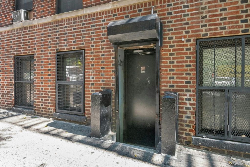 2400 Davidson Avenue Ground FL Office, Bronx, NY 10468 — exterior