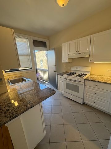1742 W Estes Avenue 211, Chicago, IL 60626