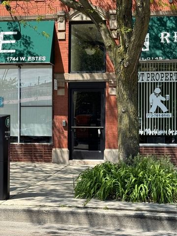 1742 W Estes Avenue 211, Chicago, IL 60626