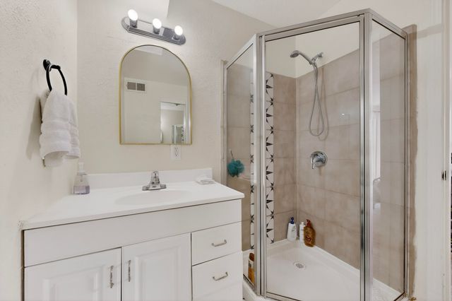 9011 Hendrix Road NE, Albuquerque, NM 87111