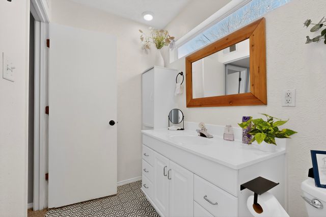 9011 Hendrix Road NE, Albuquerque, NM 87111