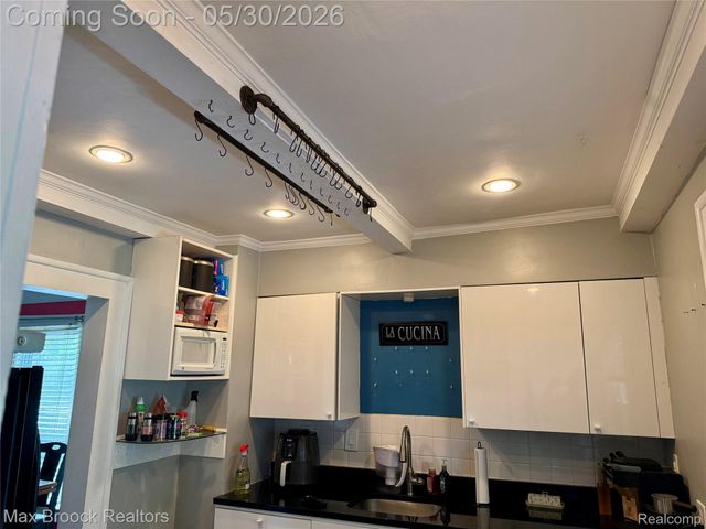 1306 Owana Avenue, Royal Oak, MI 48067