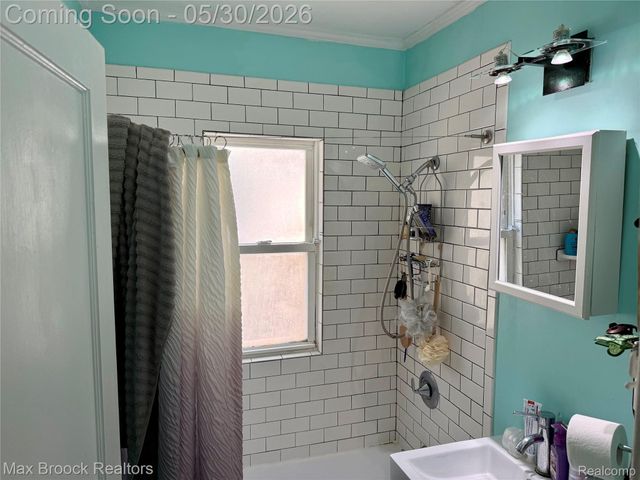 1306 Owana Avenue, Royal Oak, MI 48067
