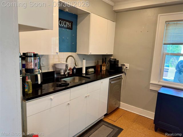 1306 Owana Avenue, Royal Oak, MI 48067