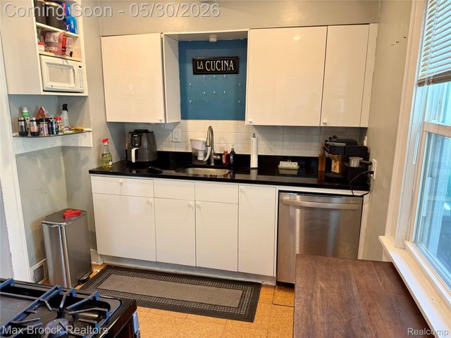 1306 Owana Avenue, Royal Oak, MI 48067