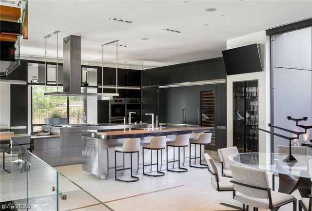 7 SABLE RIDGE Court, Las Vegas, NV 89135