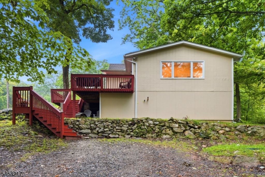 376 Maxim Dr, Hopatcong Boro, NJ 07821 — photo 3