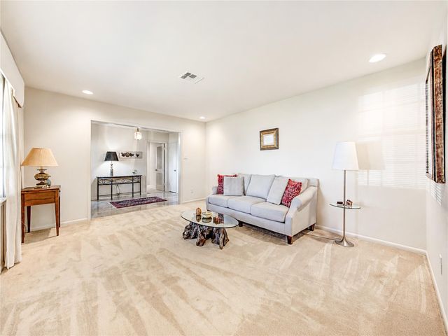 5107 Queensloch, Houston, TX 77096