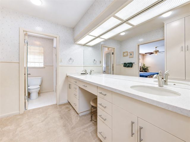 5107 Queensloch, Houston, TX 77096
