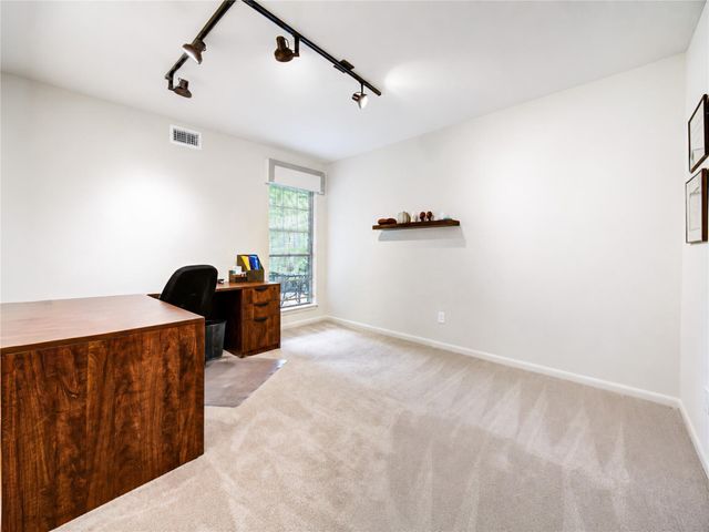 5107 Queensloch, Houston, TX 77096