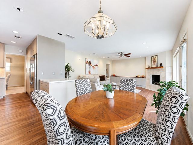 5107 Queensloch, Houston, TX 77096