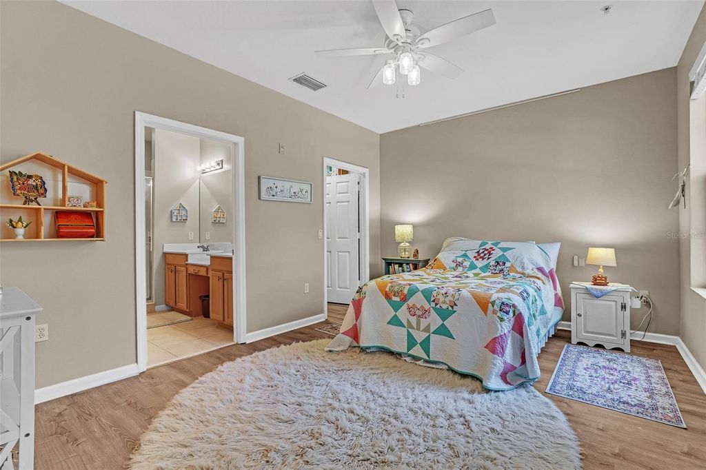 Image 18 of property listing at 4250 CORRINE DRIVE 203, Orlando, FL 32814