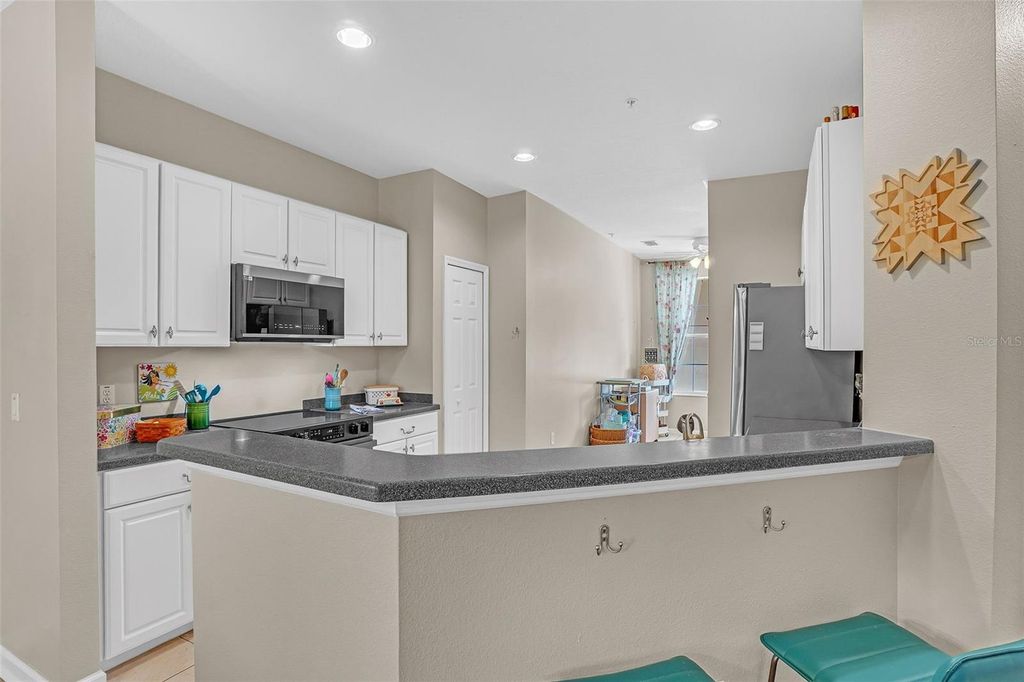 Image 8 of property listing at 4250 CORRINE DRIVE 203, Orlando, FL 32814