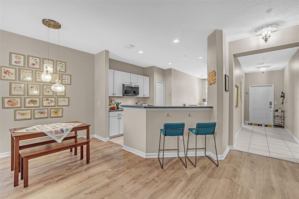 Image 9 of property listing at 4250 CORRINE DRIVE 203, Orlando, FL 32814