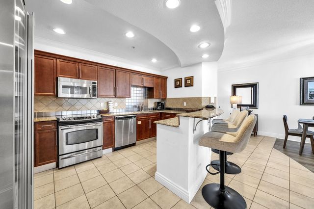 10 Harbor Boulevard W522, Destin, FL 32541