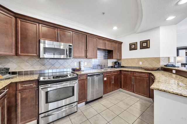 10 Harbor Boulevard W522, Destin, FL 32541