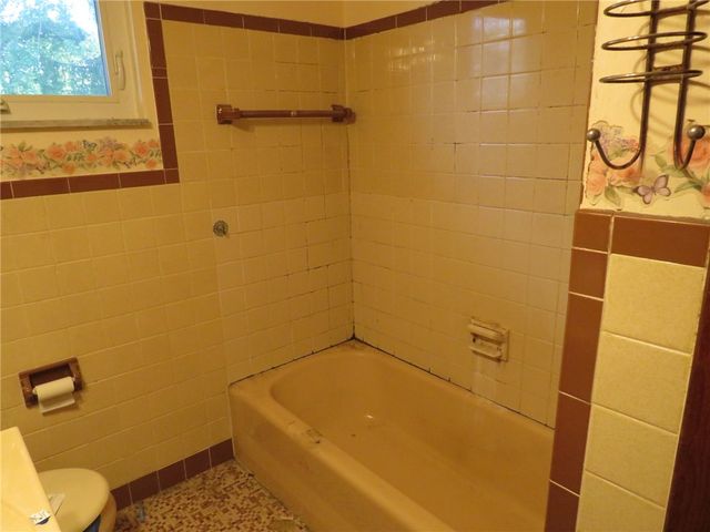 1185 Colgate Dr, Monroeville, PA 15146