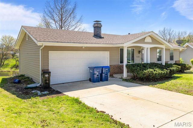 210 Vistaoak Court, Ballwin, MO 63021