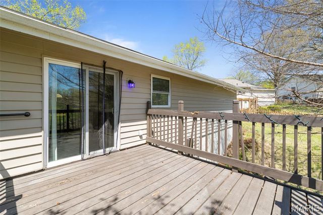 210 Vistaoak Court, Ballwin, MO 63021