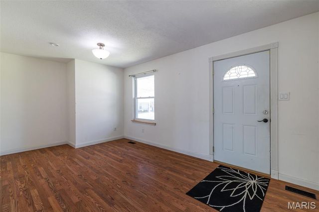 210 Vistaoak Court, Ballwin, MO 63021