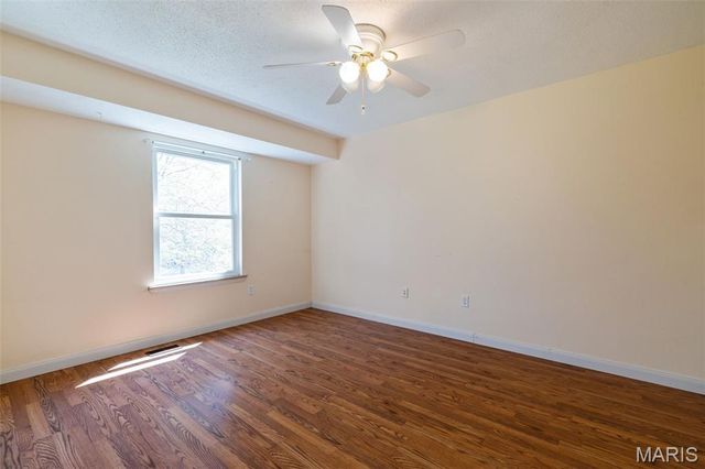 210 Vistaoak Court, Ballwin, MO 63021