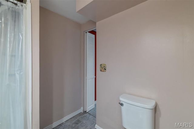 210 Vistaoak Court, Ballwin, MO 63021