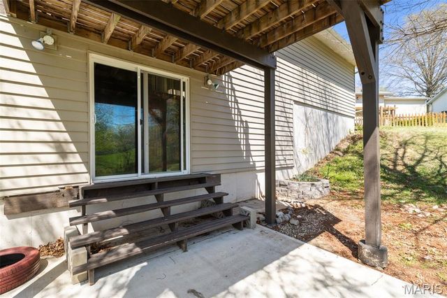 210 Vistaoak Court, Ballwin, MO 63021