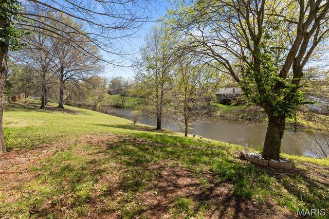 210 Vistaoak Court, Ballwin, MO 63021