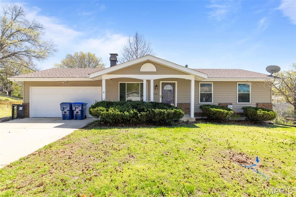 210 Vistaoak Court, Ballwin, MO 63021