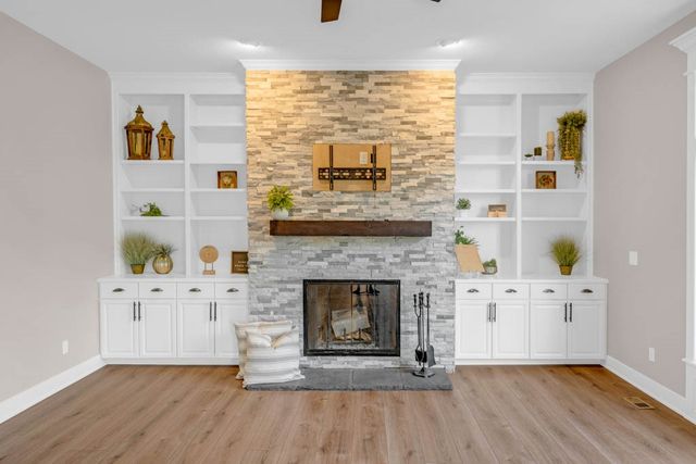 720 NE 42nd Street, Ankeny, IA 50021