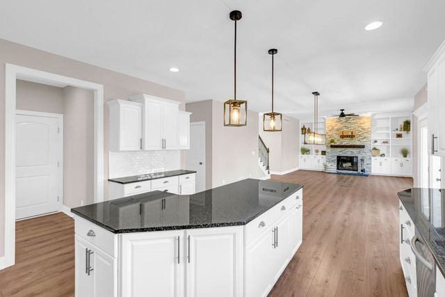 720 NE 42nd Street, Ankeny, IA 50021