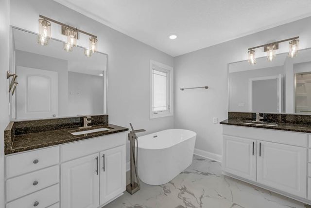 720 NE 42nd Street, Ankeny, IA 50021