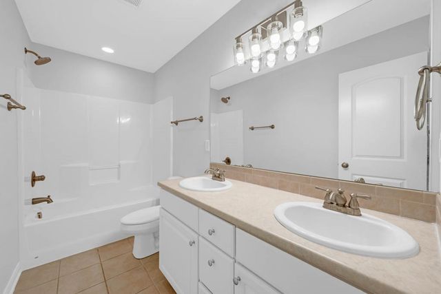 720 NE 42nd Street, Ankeny, IA 50021