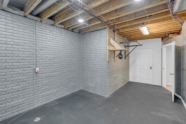 720 NE 42nd Street, Ankeny, IA 50021