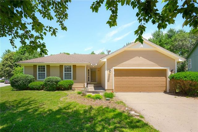 1810 NW Harbor Court, Blue Springs, MO 64015