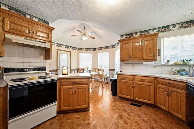 1810 NW Harbor Court, Blue Springs, MO 64015