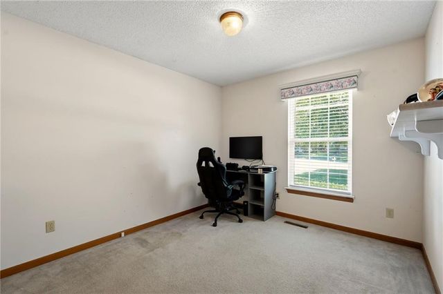 1810 NW Harbor Court, Blue Springs, MO 64015