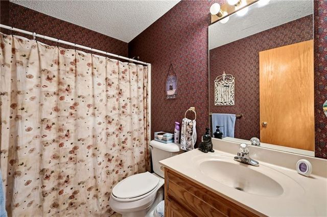 1810 NW Harbor Court, Blue Springs, MO 64015