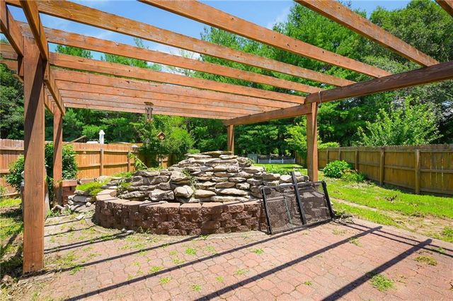 1810 NW Harbor Court, Blue Springs, MO 64015