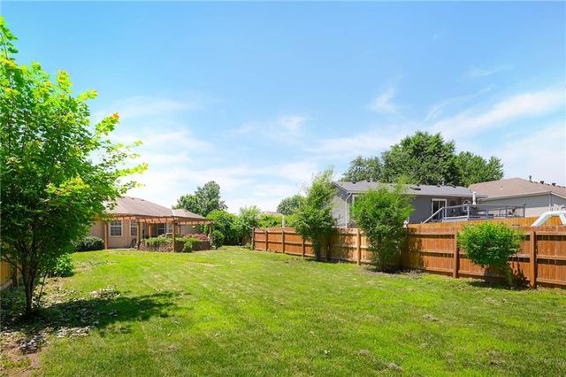 1810 NW Harbor Court, Blue Springs, MO 64015
