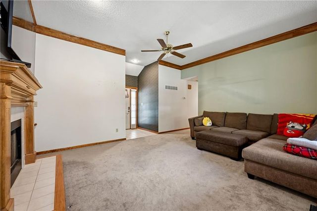 1810 NW Harbor Court, Blue Springs, MO 64015