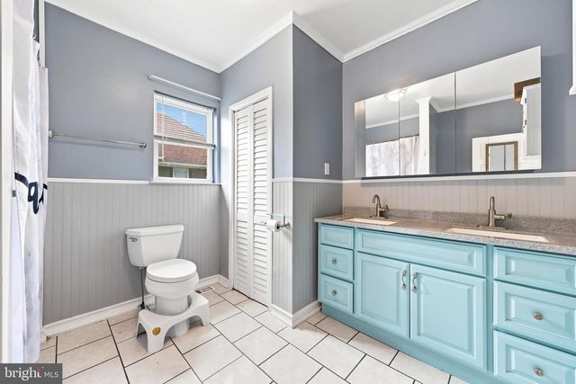 46 W BROAD ST, Gibbstown, NJ 08027