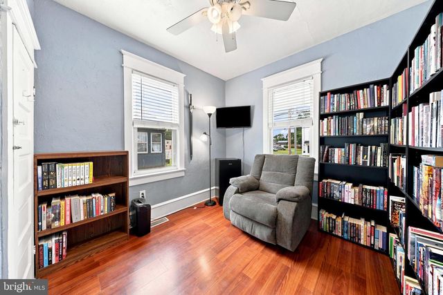 46 W BROAD ST, Gibbstown, NJ 08027